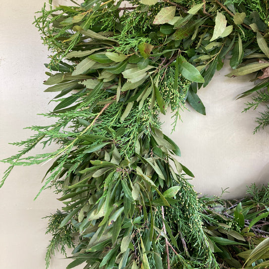 Lowcountry Holiday Wreath (standard ~24") with accents